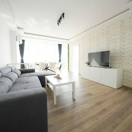 아파트 Sunny 2-bedroom With Sea View