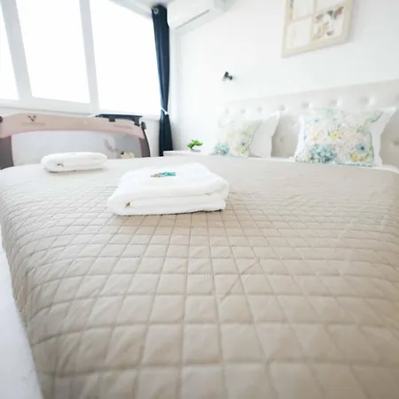 Sunny 2-bedroom With Sea View 바르나