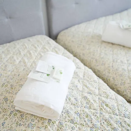 아파트 Sunny 2-bedroom With Sea View