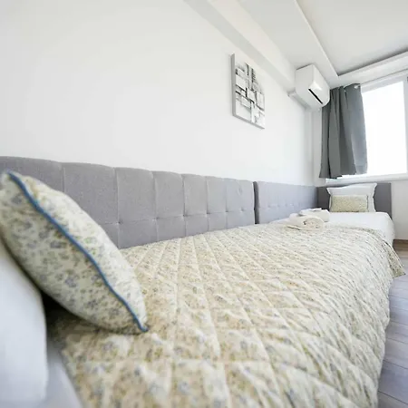Sunny 2-bedroom With Sea View * 바르나