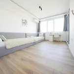 Sunny 2-bedroom With Sea View