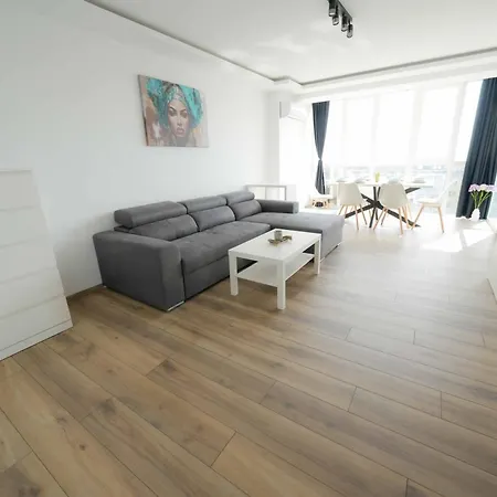 Sunny 2-bedroom With Sea View