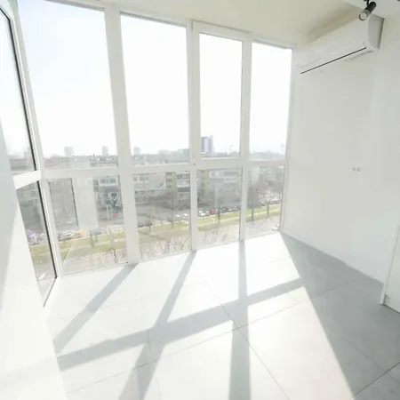 Sunny 2-bedroom With Sea View Appartement *