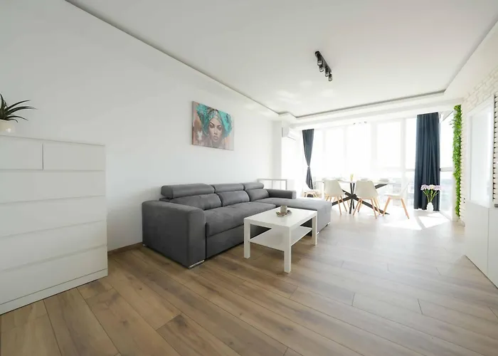 Sunny 2-bedroom With Sea View Appartamento
