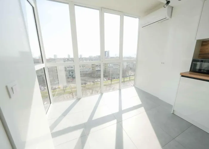 Sunny 2-bedroom With Sea View Apartamento *