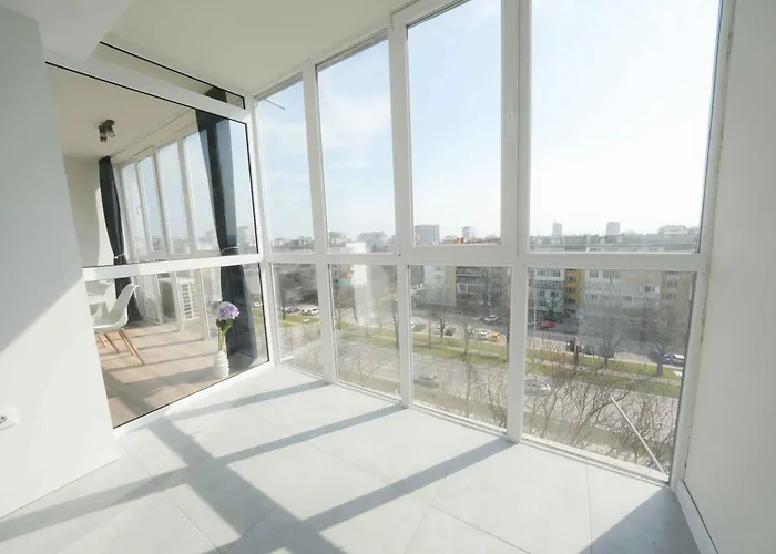 Sunny 2-bedroom With Sea View Apartamento Varna